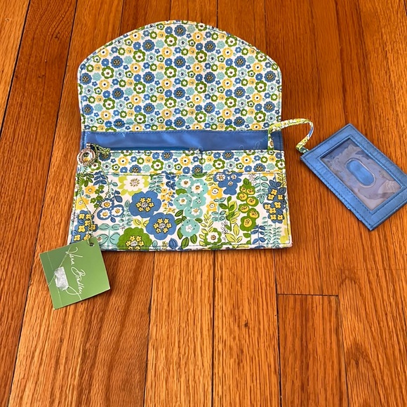 Vera Bradley Handbags - Vera Bradley‎ Travel Envelope NWT English Meadow Print- Read Description!